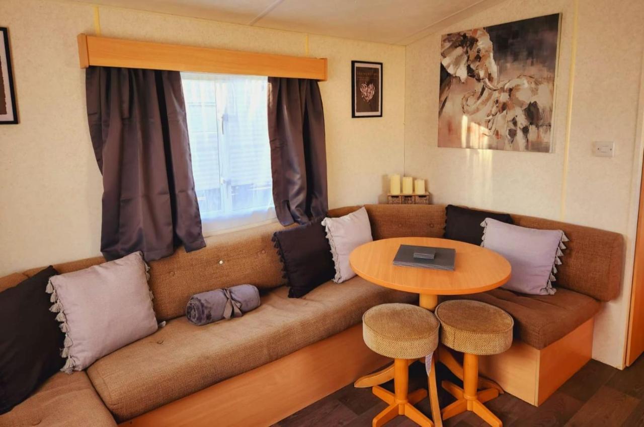 Comfy Caravan On Marine Park Hotel Rhyl Ngoại thất bức ảnh