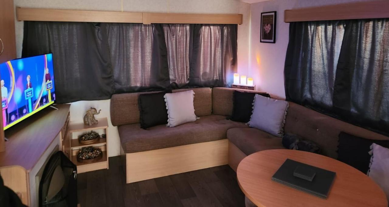 Comfy Caravan On Marine Park Hotel Rhyl Ngoại thất bức ảnh