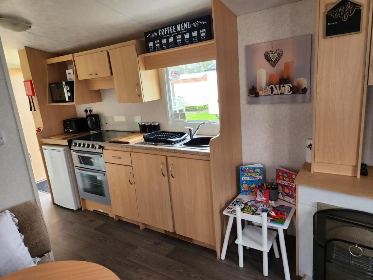 Comfy Caravan On Marine Park Hotel Rhyl Ngoại thất bức ảnh